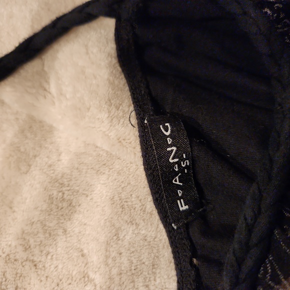 Floral tank - Picture 3 of 4